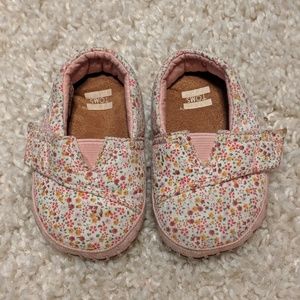 GUC Tom's Crib Shoes